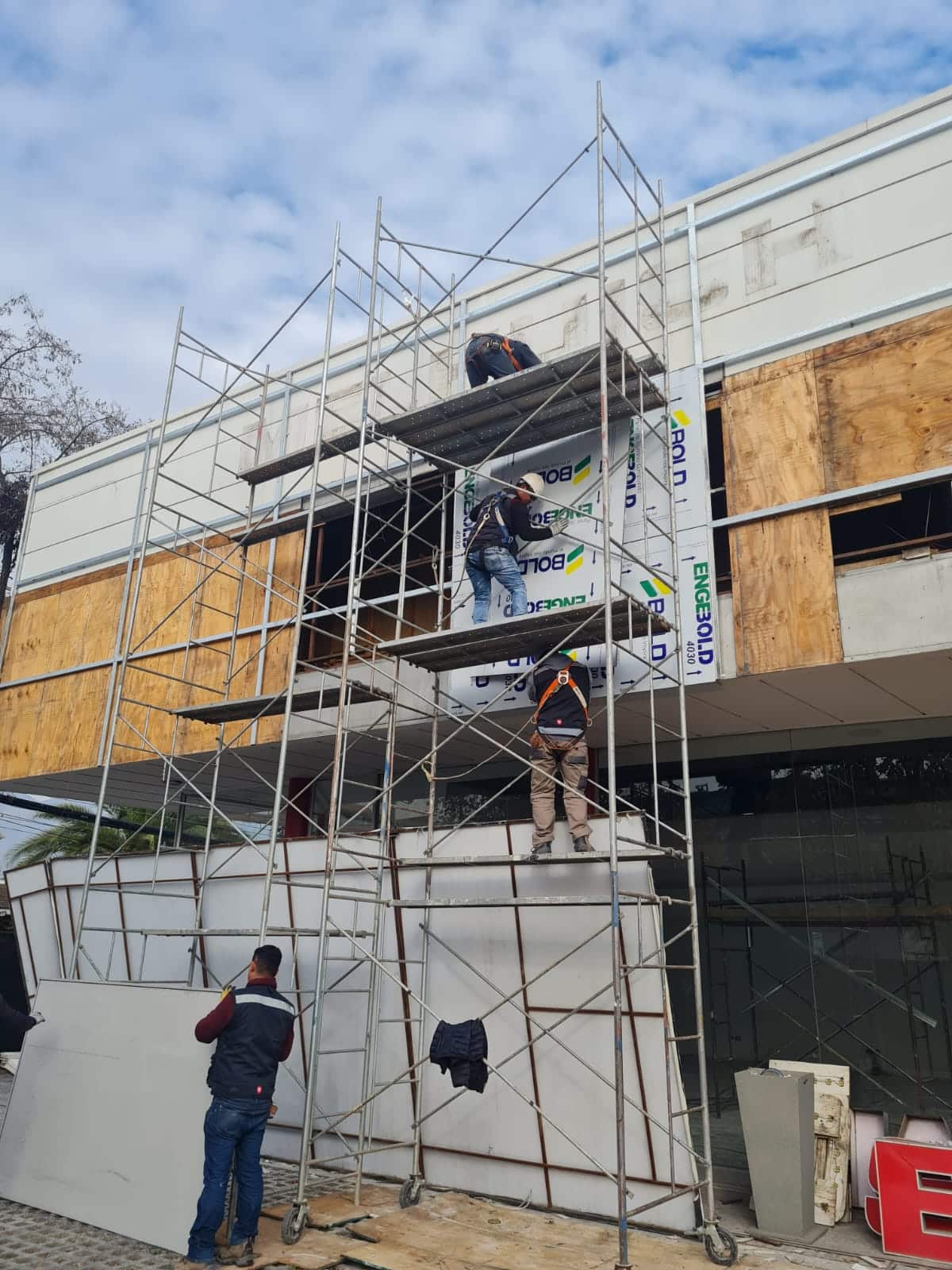 Inicio trabajos. ACM Renovación Kia - Servicios de Construcción